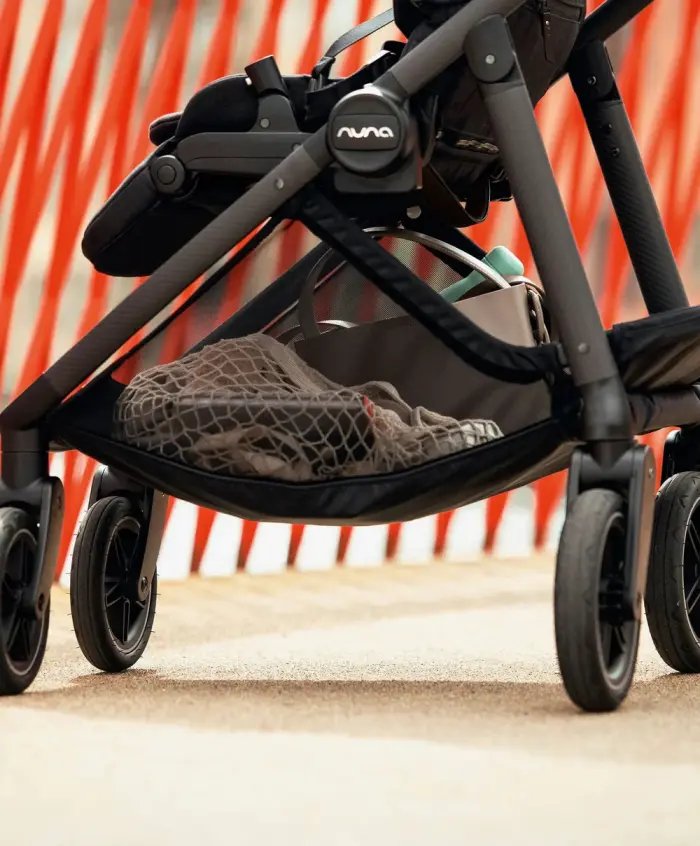 Nuna Swiv Stroller - Caviar 6