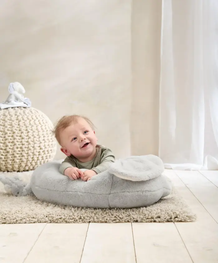 Mamas & Papas Tummy Time Snugglerug - Welcome to the World Elephant 1