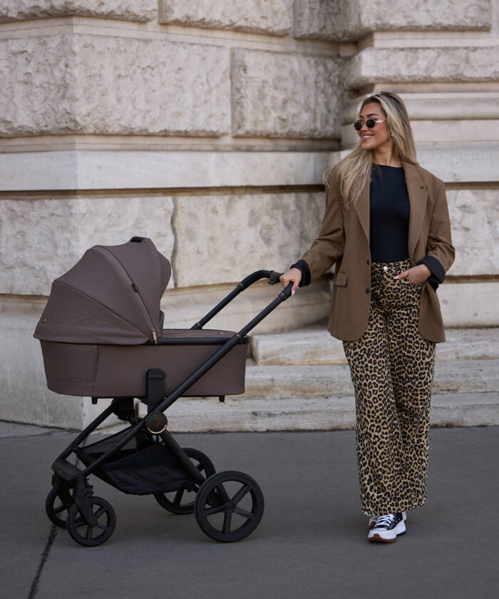 Venicci Upline 2 Pram- Brownie