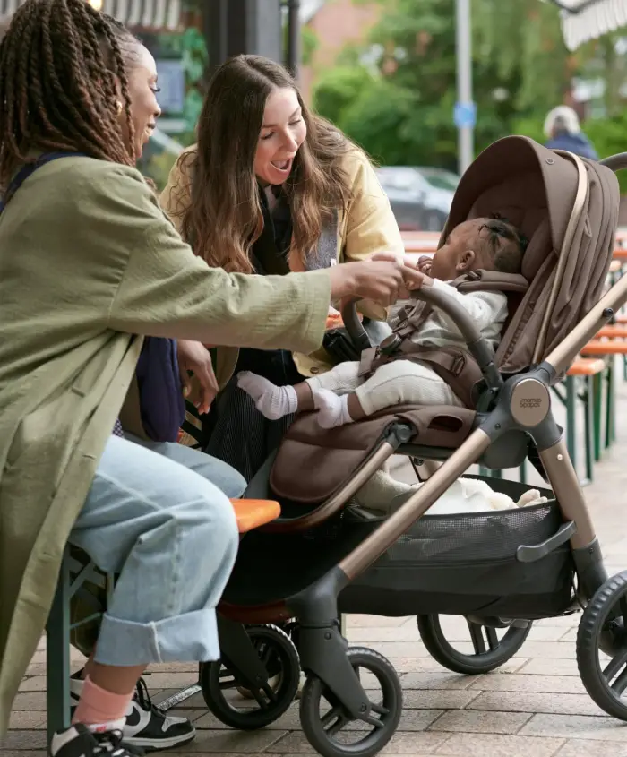 Mamas & Papas Ocarro 2 Pushchair Bundle (8 Pieces) - Crema