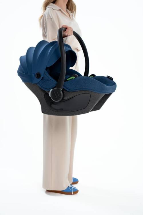 Avionaut Pixel 3 - caring for your very first moments together Choosing your baby’s first car seat is one of the most important decisions you’ll make as a parent. At Avionaut, we understand that you want more than just protection - you want peace of mind, knowing your baby is safe, supported, and comfortable from day one. Meet Pixel 3 - a car seat that looks after your little one while also taking care of your everyday comfort. Safety comes first With Pixel 3, safety is never compromised. The seat shell is made from innovative EPP material, forming a protective cocoon around your child. This advanced solution combines exceptional durability with a lightweight design that is also eco-friendly. EPP is highly effective at absorbing and dispersing impact energy, keeping your baby’s delicate body safe in the event of a collision. For Pixel 3, we’ve developed a lower-density version, reducing the seat’s weight without compromising safety. Correct posture and breathing (even for premature babies) Safety also means supporting healthy development. At the heart of Pixel 3 is a unique modular insert, developed with physiotherapists, ensuring your child, including newborns and premature babies, sits in a physiologically correct position with pelvis, torso, and head perfectly aligned. This posture supports the spine, reduces pressure on the diaphragm and stomach, and allows your baby to breathe freely, greatly reducing the risk of reflux. Thermal comfort in every season Hot days don’t have to mean uncomfortable journeys. Pixel 3 features AirFlow upholstery with a specially designed 3D structure, allowing air to circulate freely around your baby. Its cocoon-like shape ensures every journey, even the shortest, is soothing and relaxing. Designed with parents in mind - light, intuitive, and easy to use A calm parent makes a calm baby. Weighing under 2.5 kg, Pixel 3 is one of the lightest car seats in the world. This lightweight design is especially appreciated by mums, as carrying the seat from home to the car is gentle on the spine and supports postnatal recovery. Everyday use is simple thanks to a streamlined harness with a single pass-through slot and a new guide design, allowing the seat to fit securely on any car seat. The handle can be used in any position, upright or folded, giving you full flexibility and easy access to your baby.