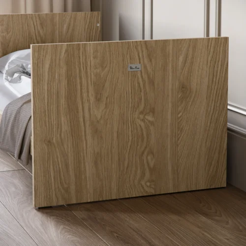 Design your dream nursery with the Geneva 3-piece nursery furniture set, with a natural oak finish and textured detailing. From newborn to toddler (Approx. 4 years)