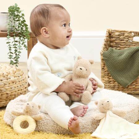 Disney Winnie The Pooh 100 Soft Toy, Comforter and Ring Rattle Gift Set