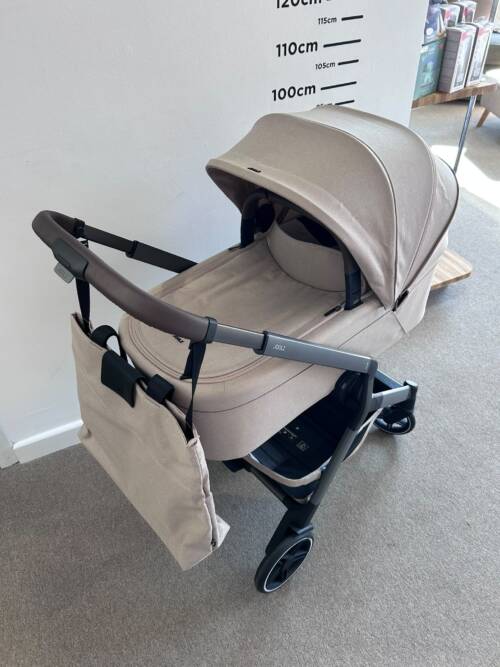 Ex Display Joolz Hub2 + Carrycot 6 Piece Bundle -Sandy Taupe